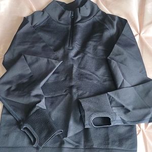 VS pink athletic top